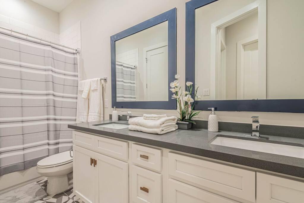 Charming 3-Bedroom Luxury Home Near Downtown, Nrg, Galleria & Medical Center Houston Buitenkant foto