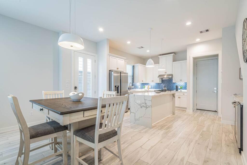 Charming 3-Bedroom Luxury Home Near Downtown, Nrg, Galleria & Medical Center Houston Buitenkant foto