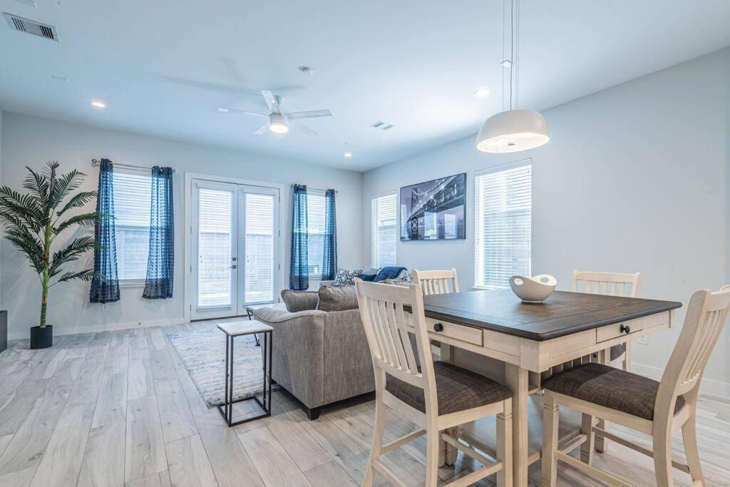 Charming 3-Bedroom Luxury Home Near Downtown, Nrg, Galleria & Medical Center Houston Buitenkant foto